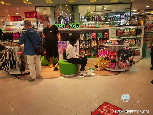 廣州王府井百貨告別時(shí)刻 打折潮引搶購(gòu)熱，二手日用百貨成焦點(diǎn)