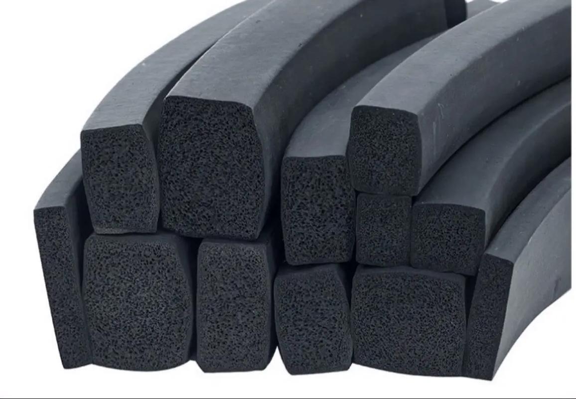 橡膠制品業(yè)的發(fā)展與應(yīng)用 聚焦硅膠制品、密封條與汽車零部件