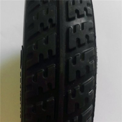 工廠定制生產(chǎn) 橡膠掃地機(jī)輪胎遙控車(chē)輪胎硅橡膠制品 來(lái)圖定制 橡膠制品業(yè)